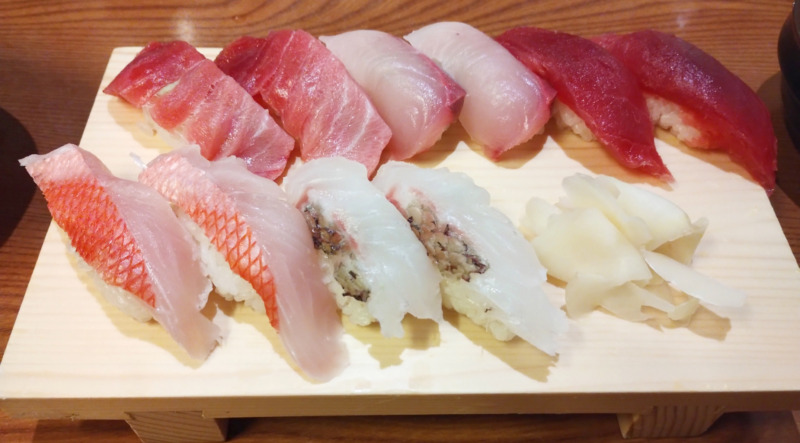 すし酒場 丸鮮の握り寿司