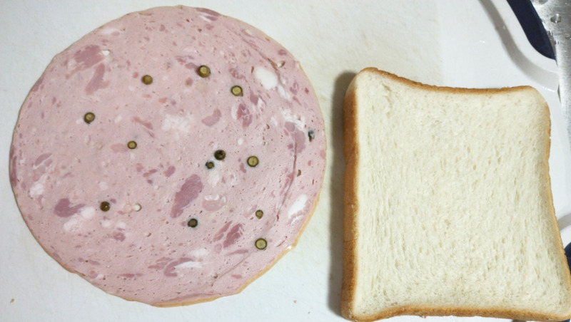 グロースリヨナーと食パンの比較