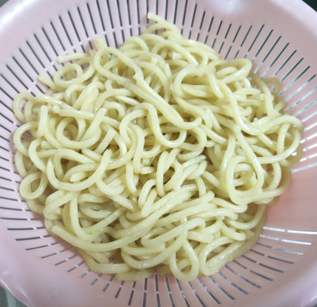 下茹でしたちゃんぽん麺