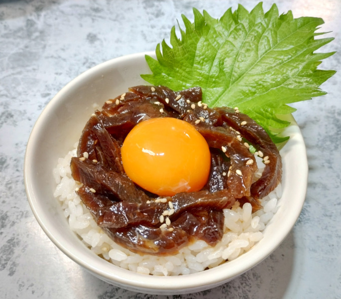 馬刺しユッケ丼