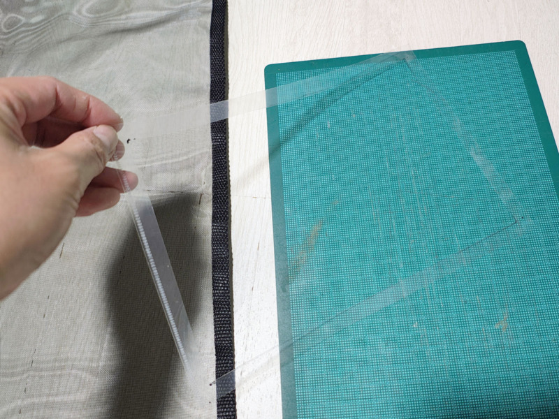 クリアホルダーを切り取る