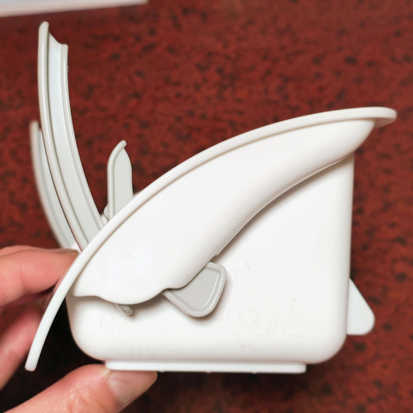 イノマタ化学エコフック付きスポンジラックの側面